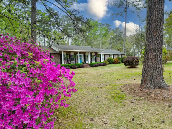 Summerville, SC 29485,202 Woodland Dr