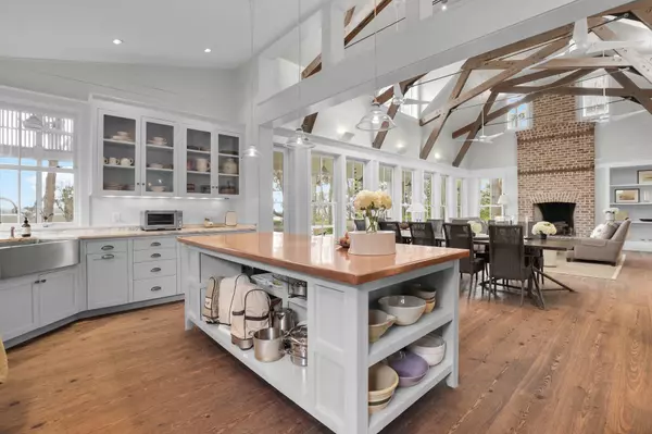 Beaufort, SC 29907,390 Distant Island Dr