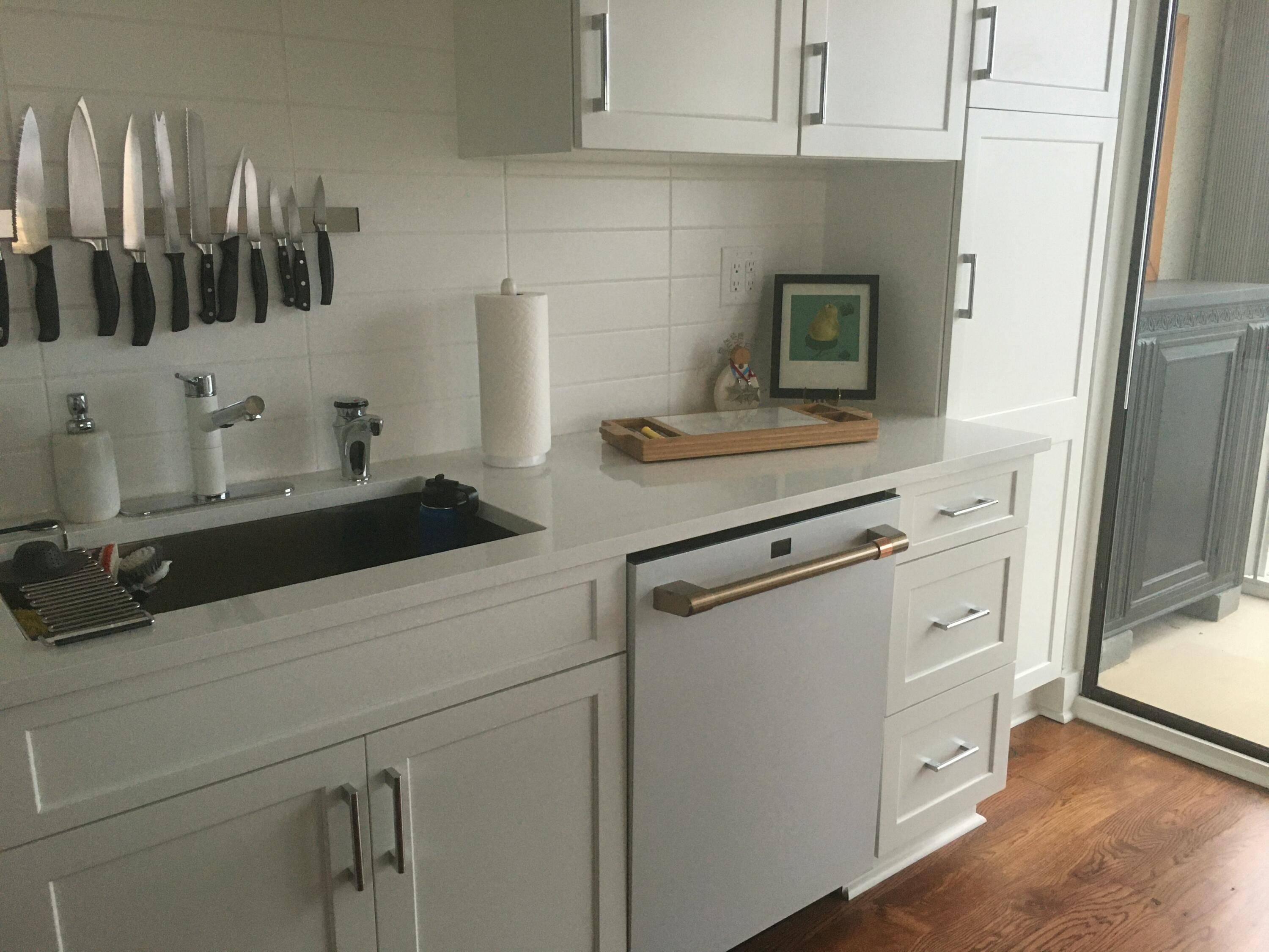 Charleston, SC 29401,330 Concord St #9c