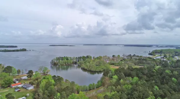 120 Rutledge Dr, Eutawville, SC 29048