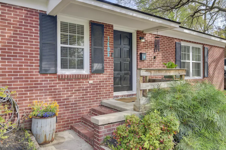 1406 Iroquois St, North Charleston, SC 29405