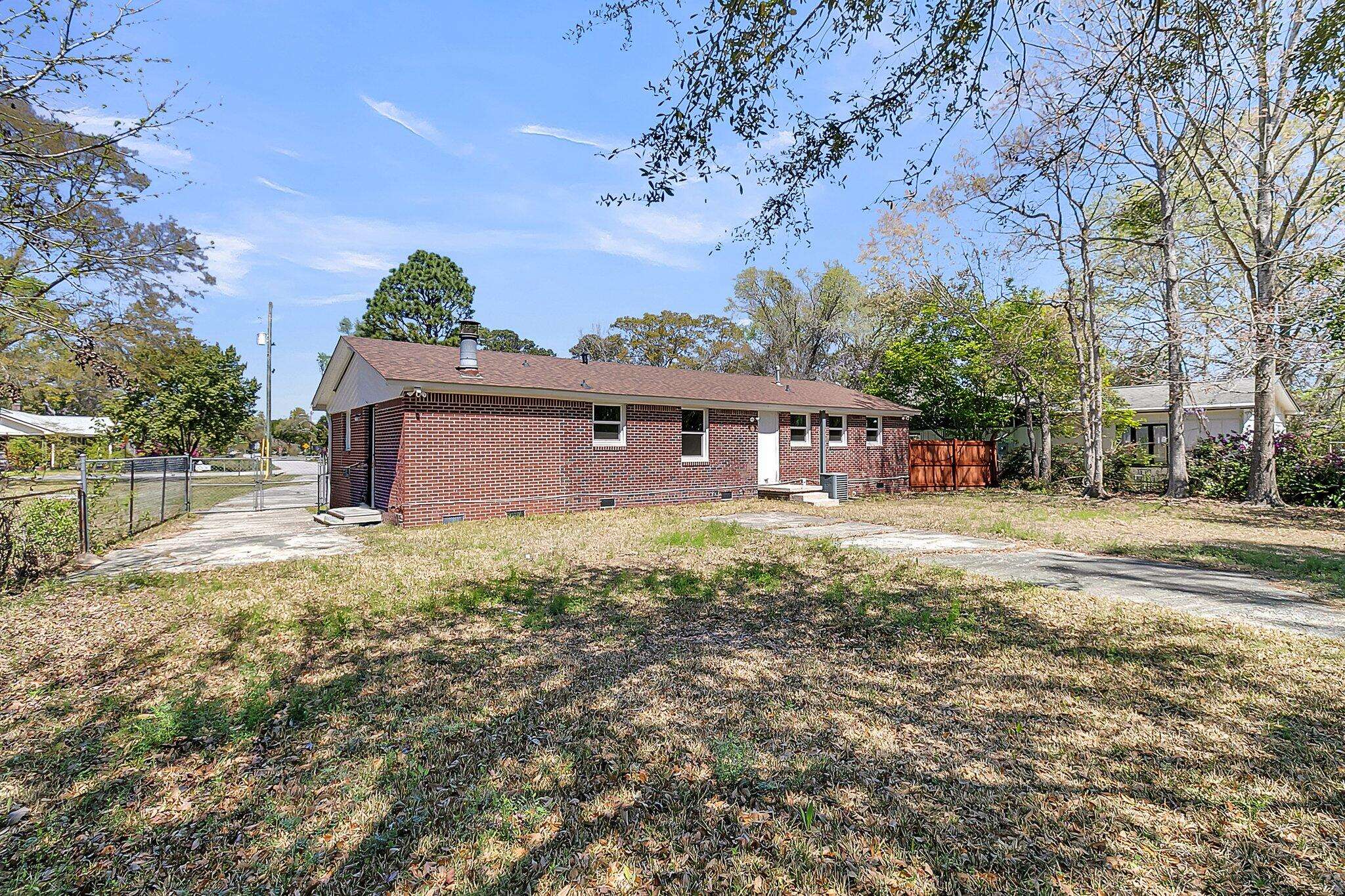 Charleston, SC 29407,1341 Vine St