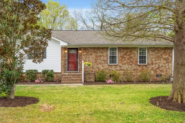 1515 Wakendaw Rd, Mount Pleasant, SC 29464