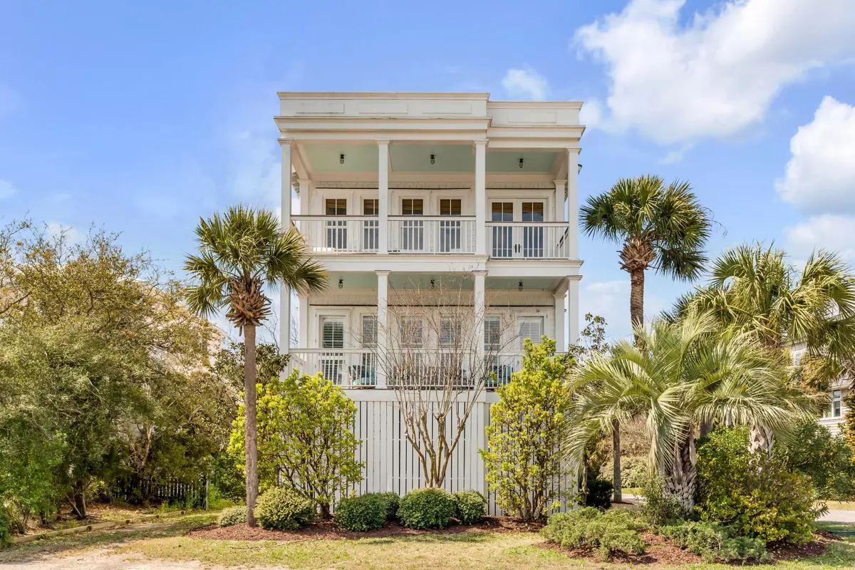 Sullivans Island, SC 29482,904 Middle St