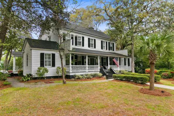 Summerville, SC 29483,516 Central Ave