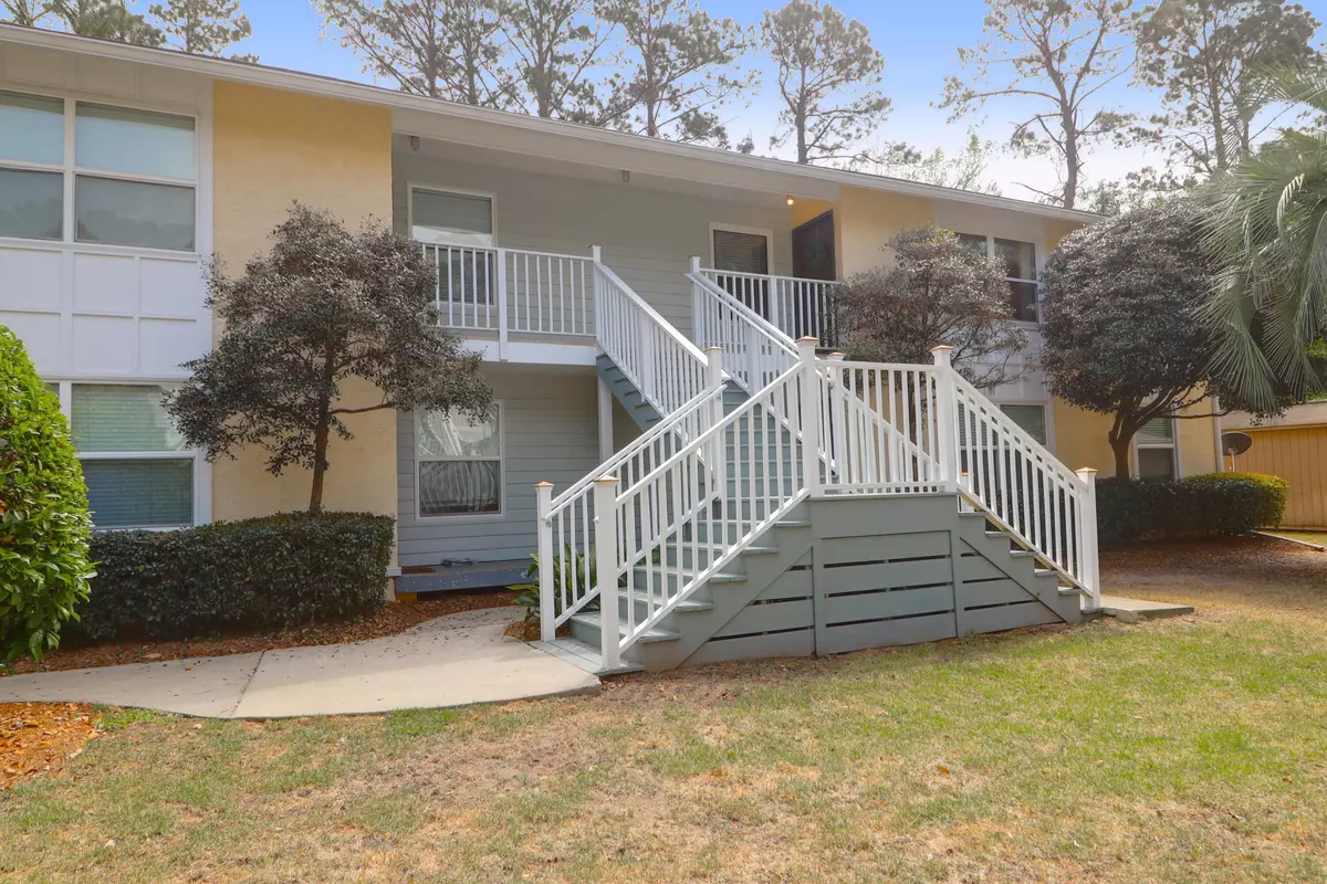 Mount Pleasant, SC 29464,341 W Coleman Blvd #F