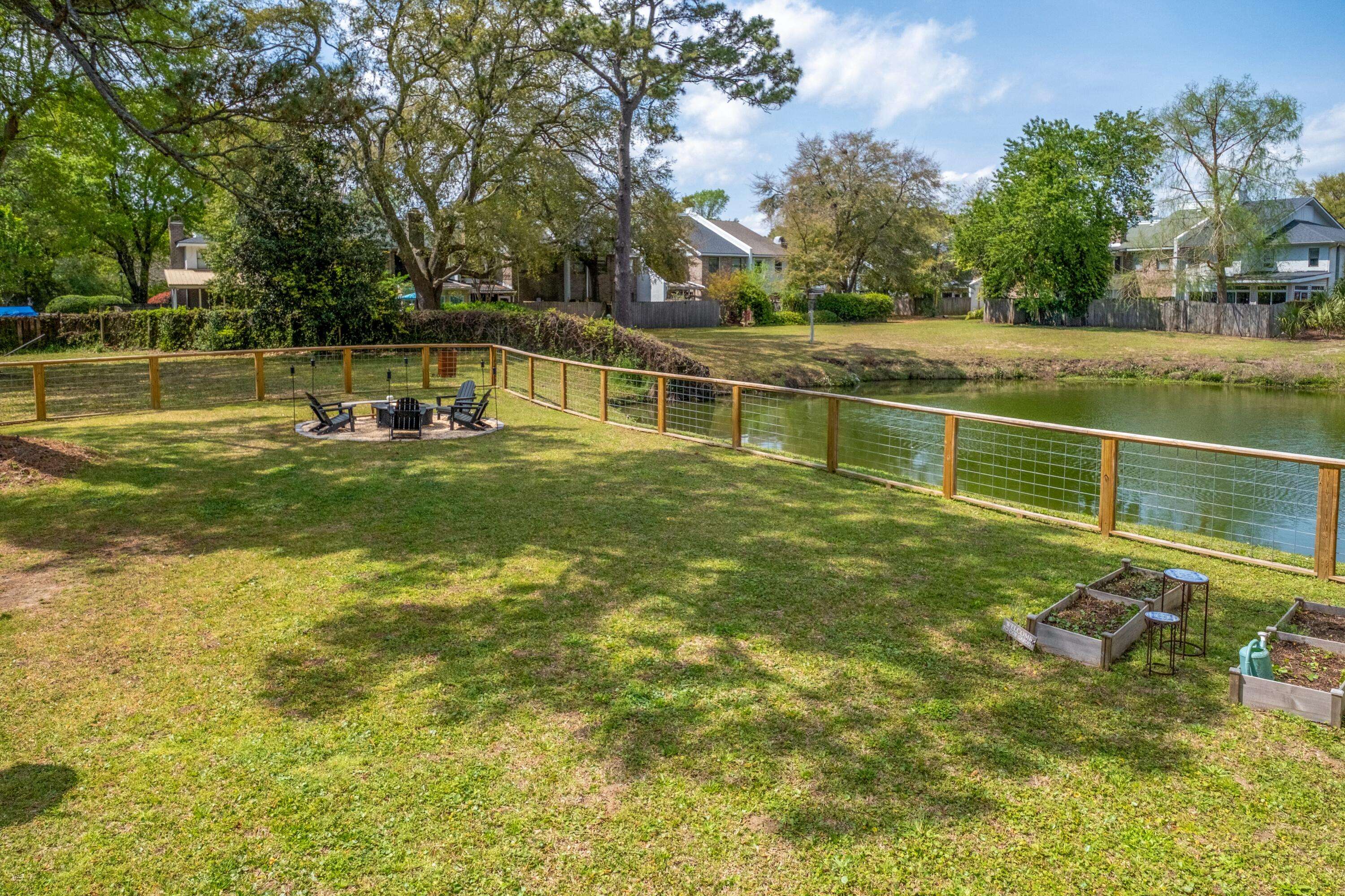 Charleston, SC 29412,68 Oyster Point Row
