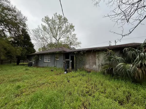 75 Rentz St, Varnville, SC 29944