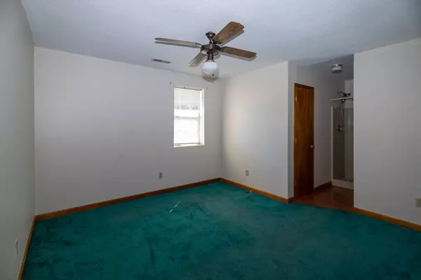 Mount Pleasant, SC 29464,389 Maggie Rd