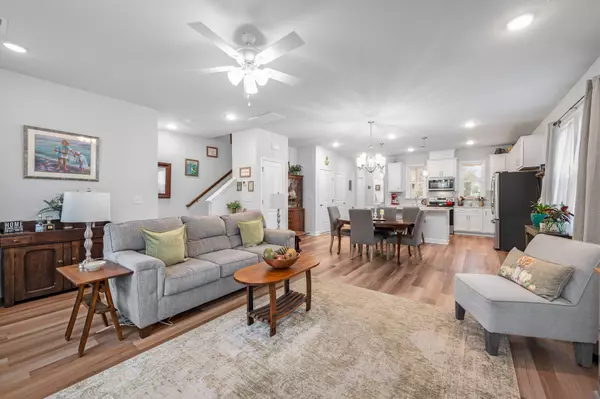 Johns Island, SC 29455,307 Lanyard St