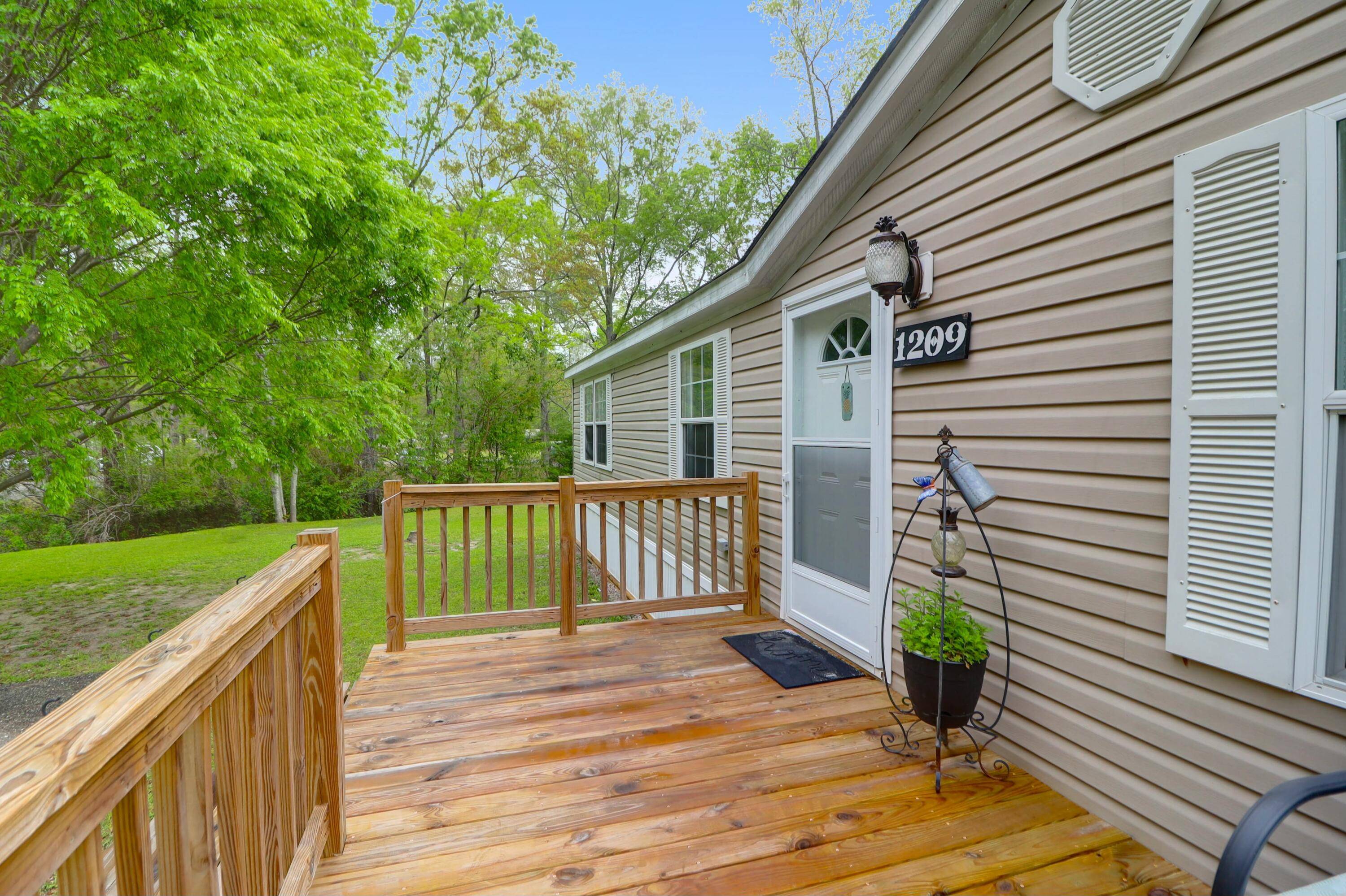 Summerville, SC 29483,1209 Azalea Dr