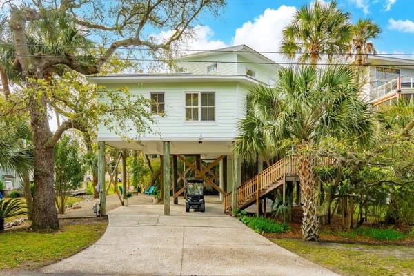 Folly Beach, SC 29439,217 E Huron Ave
