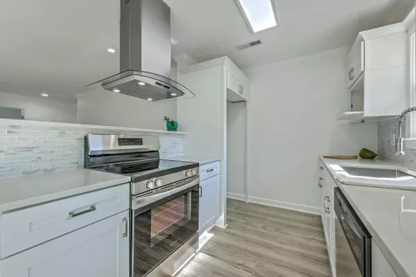 Summerville, SC 29483,100 Lipman St