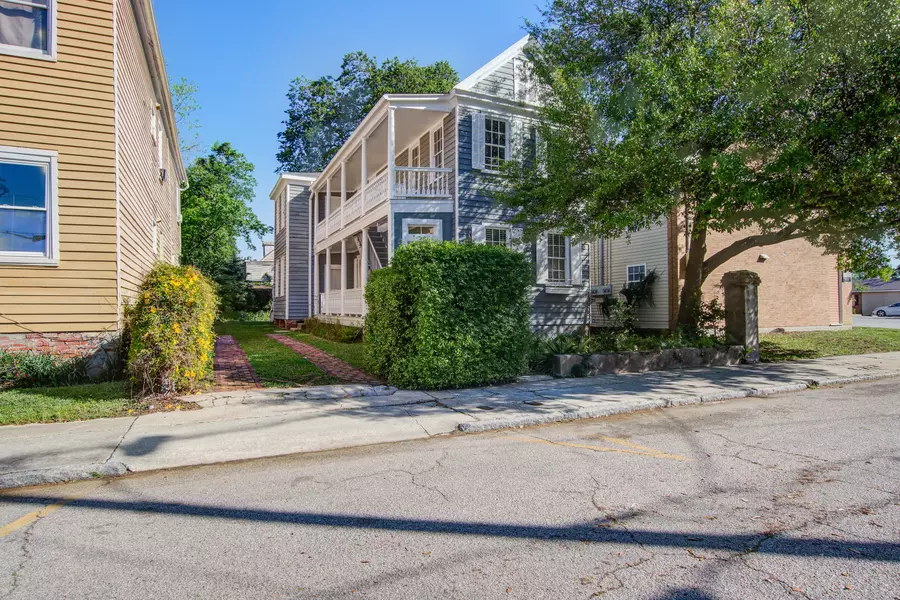 22 Ashton St, Charleston, SC 29403