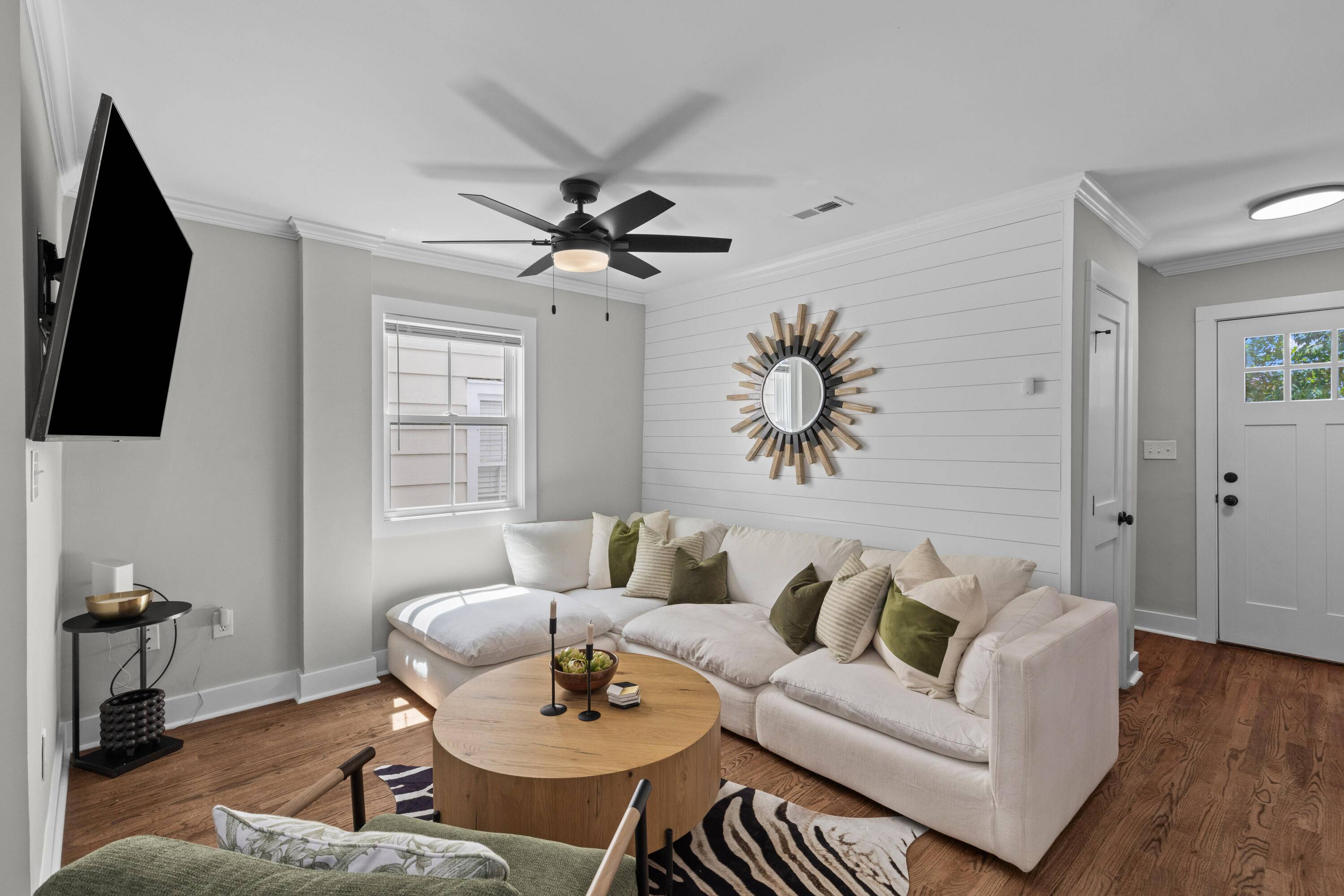 Charleston, SC 29403,13 H St