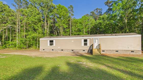 1086 Arrowhead Rd, Saint Stephen, SC 29479