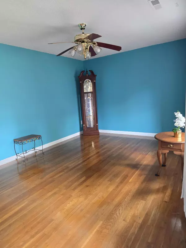 Hanahan, SC 29410,5937 Willard Dr