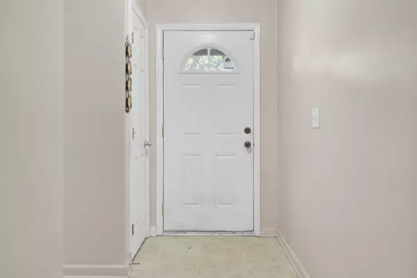 Ladson, SC 29456,621 Temple Rd #A