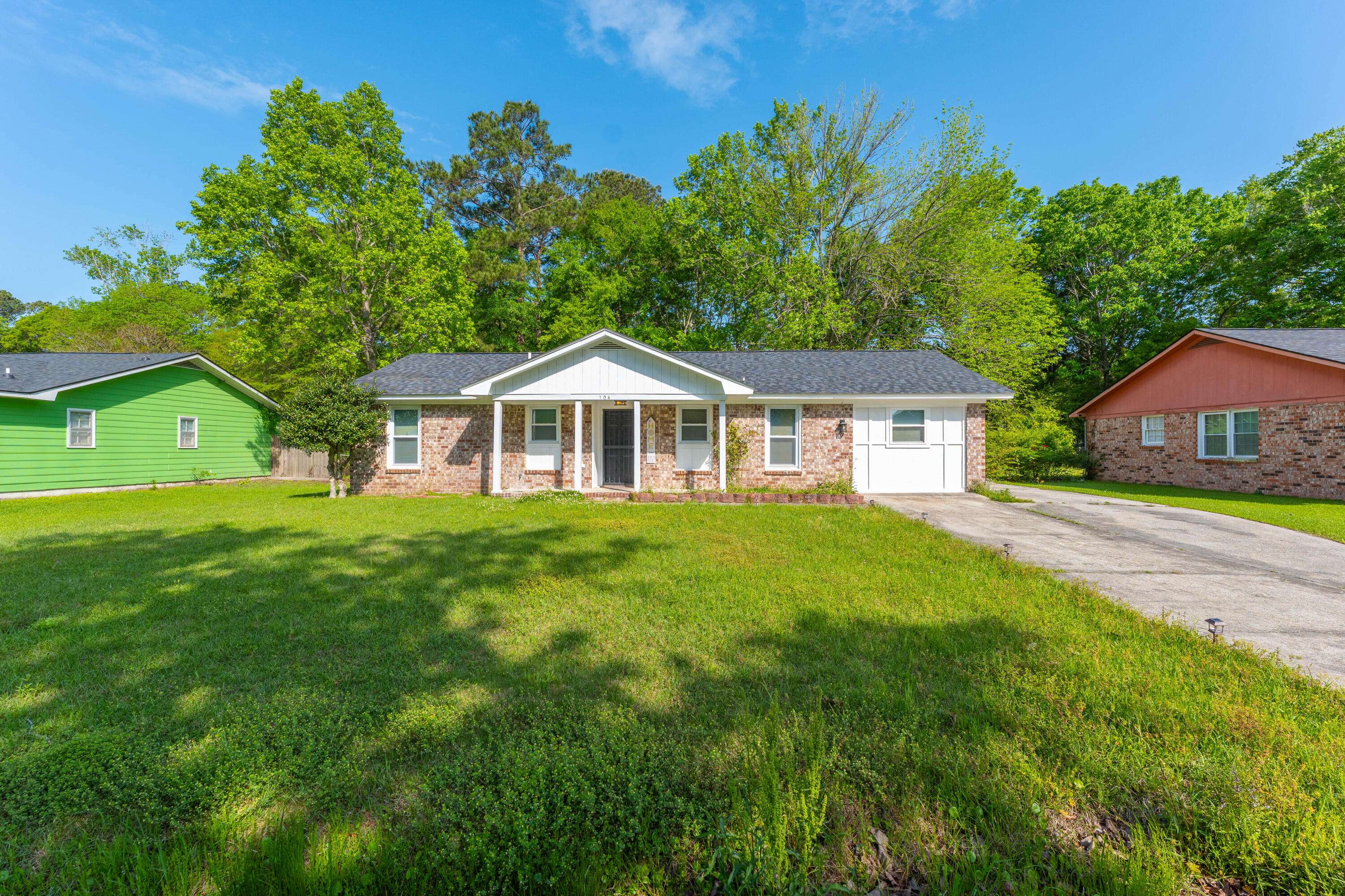 1104 Margaret Dr, Ladson, SC 29456