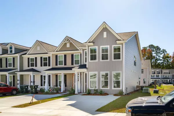 829 Alma Square Dr, Moncks Corner, SC 29461