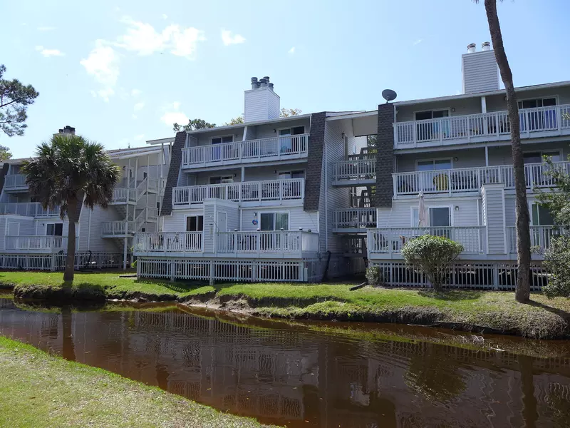 237 Driftwood Ln, Edisto Island, SC 29438