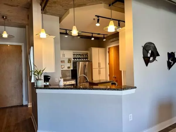 Charleston, SC 29401,150 Bee St #611