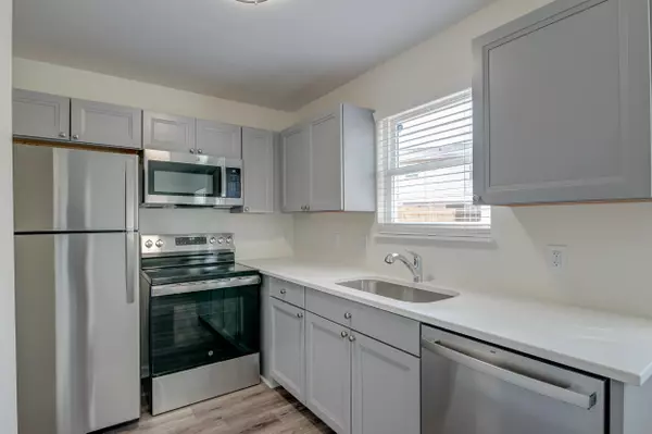 Charleston, SC 29414,415 Parkdale Dr #12d