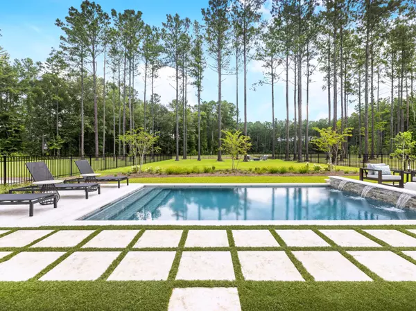 Huger, SC 29450,208 Quimby Hill Dr