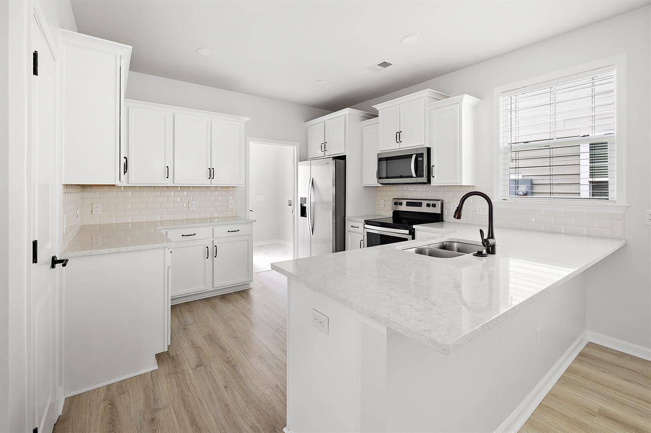 Summerville, SC 29483,220 Angelica Ave