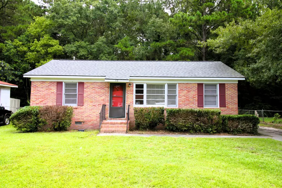 318 Amy Dr, Goose Creek, SC 29445