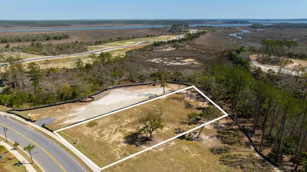1077 Ship Builder St, Charleston, SC 29492