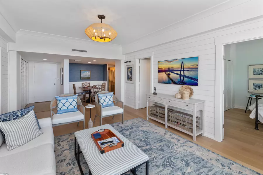 14 Lockwood Dr #2d, Charleston, SC 29401