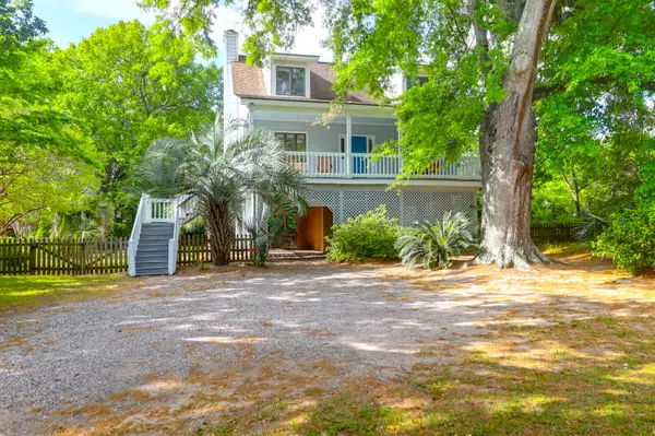 281 Hawthorne St, Mount Pleasant, SC 29464