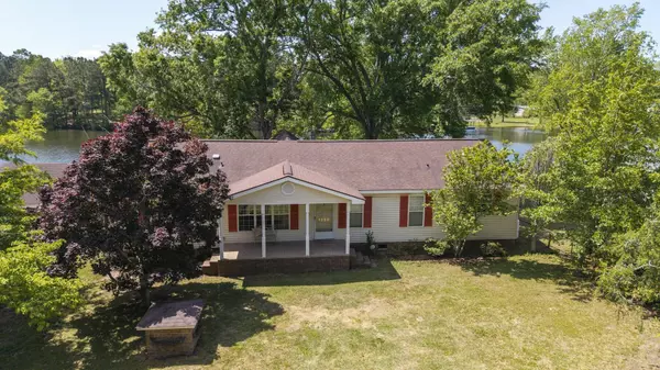 Manning, SC 29102,1228 James Loop Rd