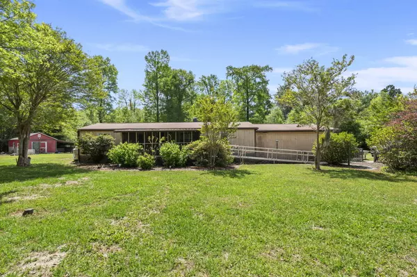 1019 Levi Lake Rd, Johns Island, SC 29455