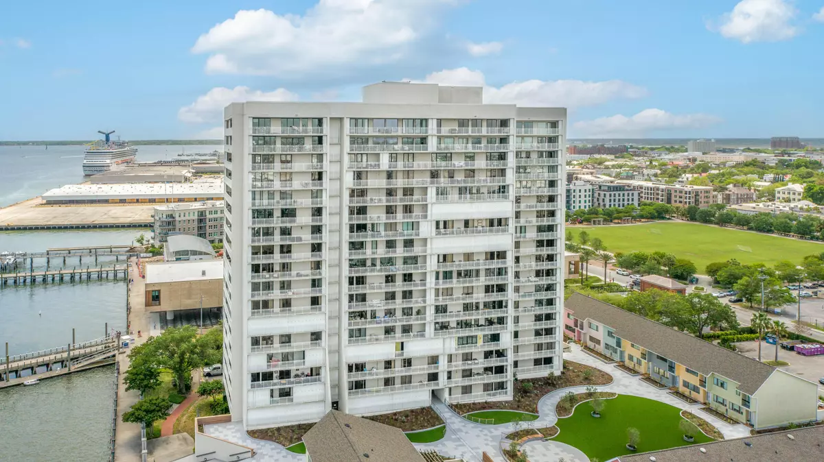 Charleston, SC 29401,330 Concord St #4a
