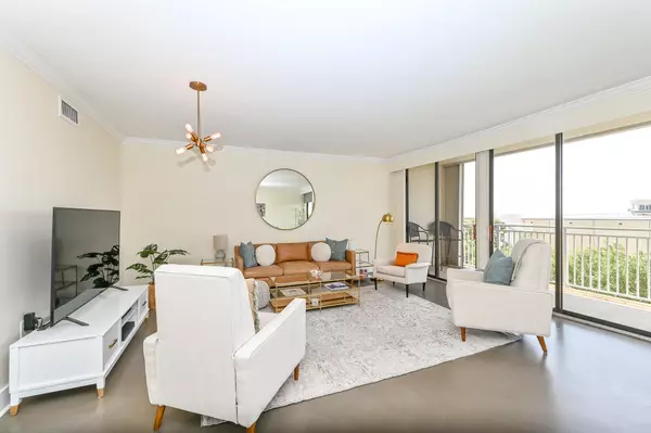 Charleston, SC 29401,330 Concord St #4a