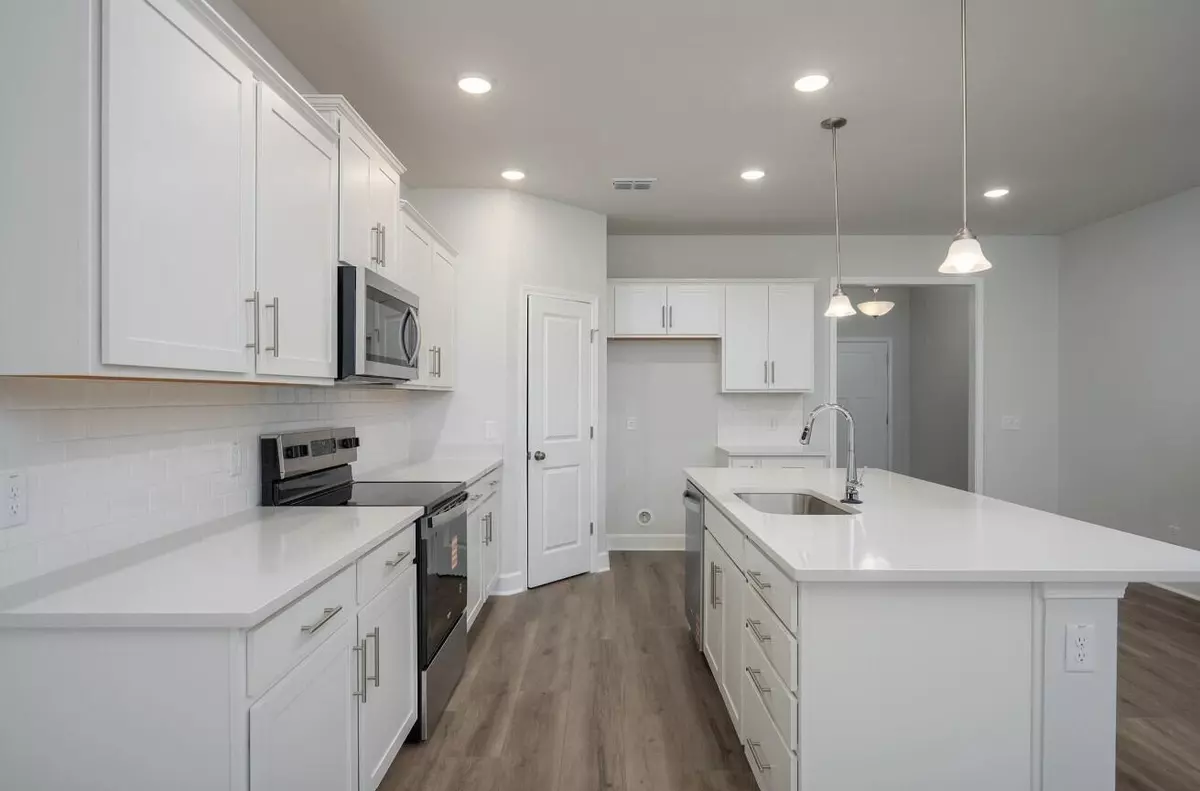 Huger, SC 29450,121 Royal Cainhoy Way