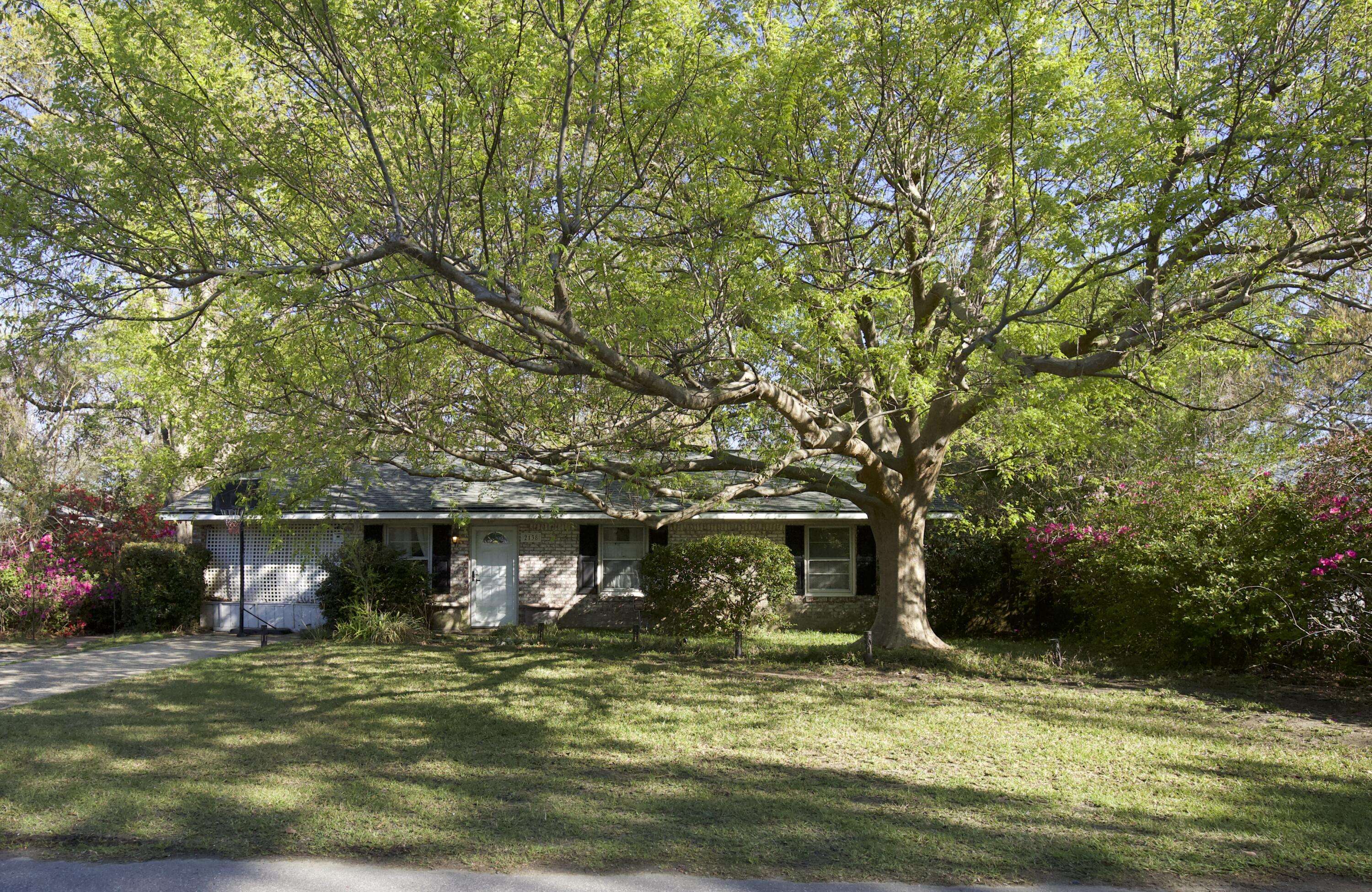 2138 Clayton St, Charleston, SC 29414