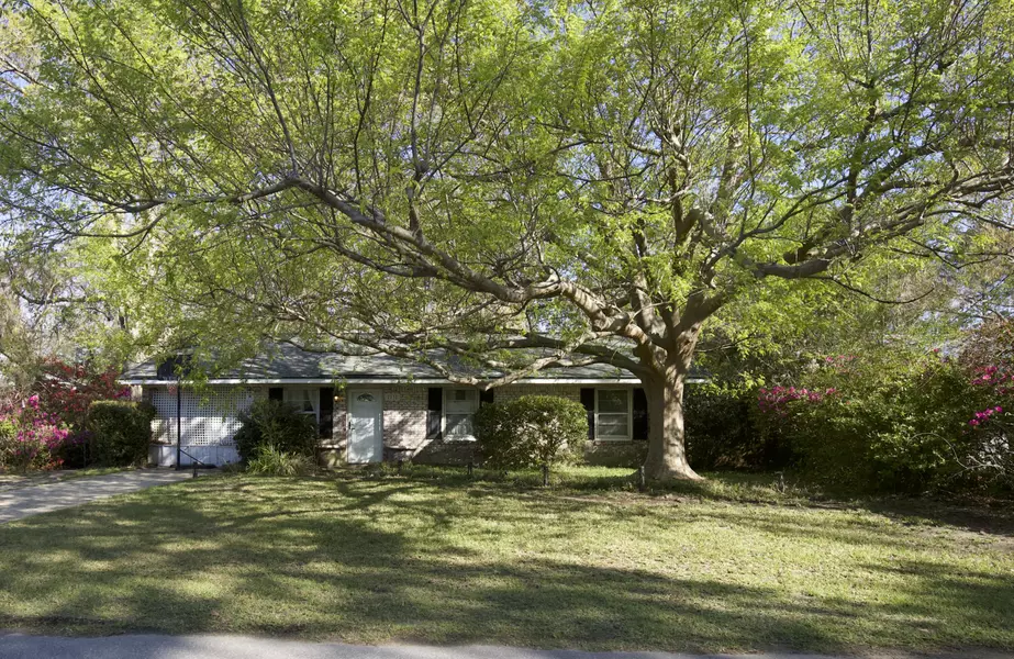 2138 Clayton St, Charleston, SC 29414