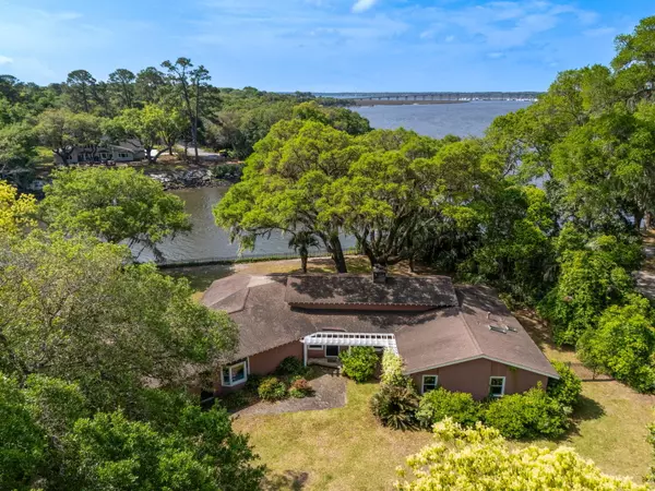 1405 S Edgewater Dr, Charleston, SC 29407