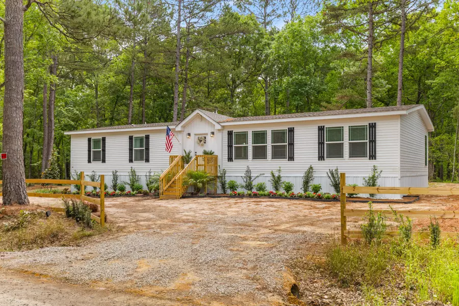 637 Murphy Bay Dr, Cross, SC 29436
