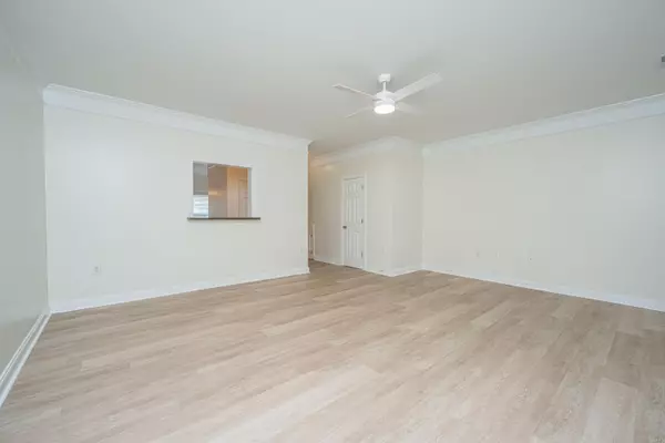 Charleston, SC 29412,241 Howle Ave #H