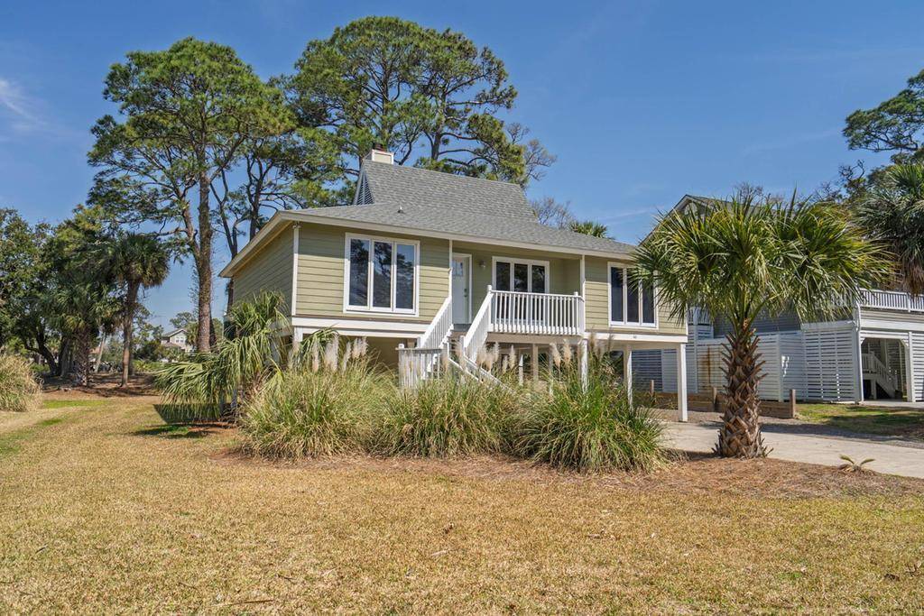 60 Rice Ln, Edisto Beach, SC 29438