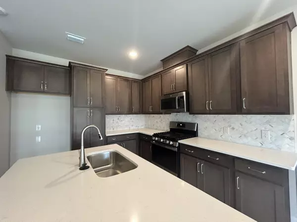 Summerville, SC 29486,857 Descartes St