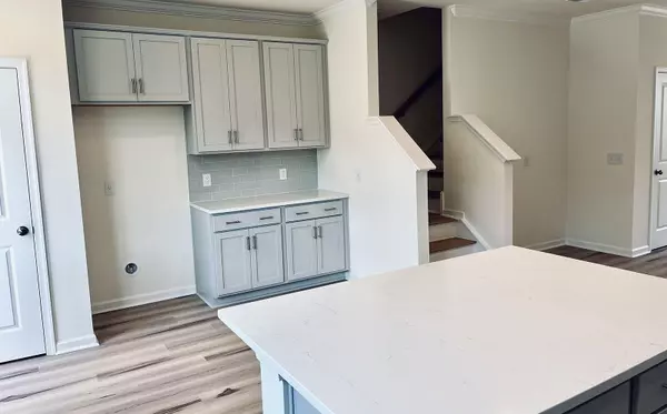 Summerville, SC 29486,761 Blueway Ave