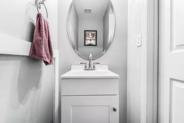 North Charleston, SC 29420,8653 Grassy Oak Trl