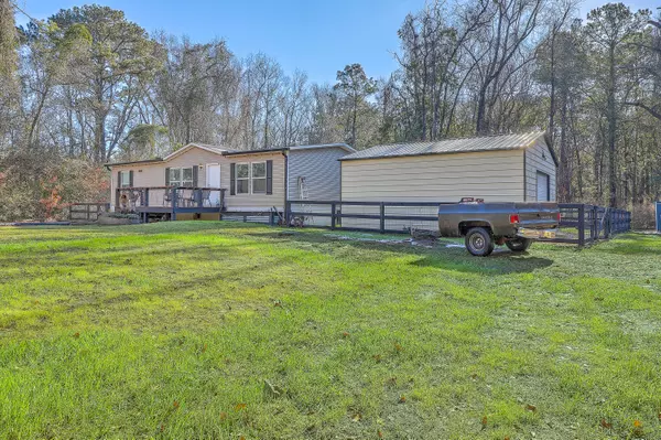 Wadmalaw Island, SC 29487,6739 Maybank Hwy