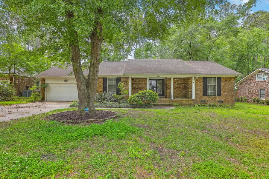 204 Pointer Dr, Summerville, SC 29485