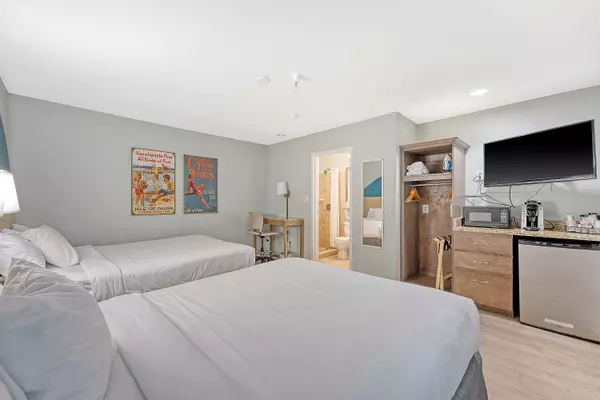 Isle Of Palms, SC 29451,1004 Ocean Blvd #108